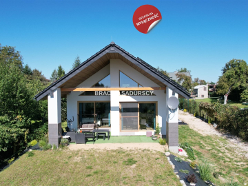 Biuro Nieruchomości Bracia Sadurscy prezentuje na sprzedaż nowoczesny, energooszędny dom wolnostojący o wysokim standardzie wyk