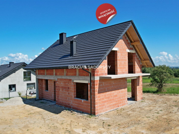 Dom w Brzezince, gm Brzeźnica