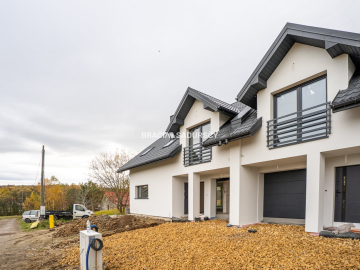 Dom w zabudowie bliźniaczej, Koźmice Wielkie