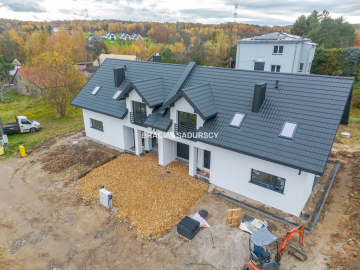 Dom w zabudowie bliźniaczej, Koźmice Wielkie