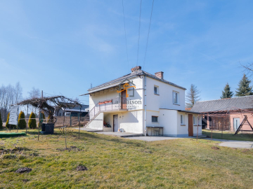 Zelków. Urokliwa nieruchomość w zacisznym miejscu.