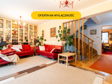 Pod działaność z miejscami postojowymi.