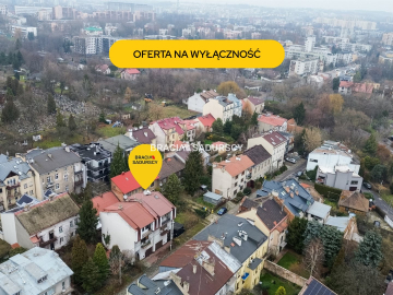 dwa budynki w Centrum Krakowa. 