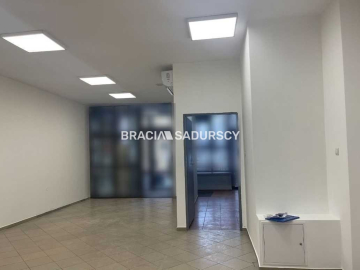 Lokal usługowy 63m2 na sprzedaż