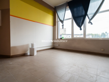 Lokal przy placu Bieńczyckim, Kraków Bieńczyce