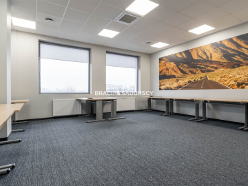 Powierzchnia biurowa z parkingiem  - 400m2 