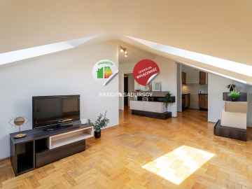 Sprzedam klimatyczne, poddaszowe mieszkanie/Ruczaj