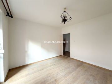 Kawalerka| Kurdwanów | balkon | niski czynsz