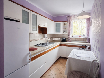 Garaż, 3 pokoje i osobna kuchnia. Wrocławska