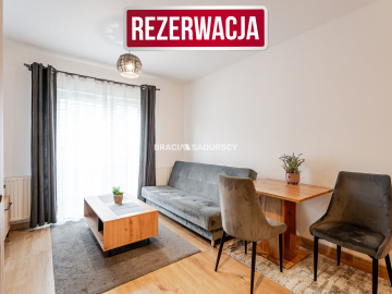 Dwupokojowe mieszkanie na strzeżonym osiedlu.