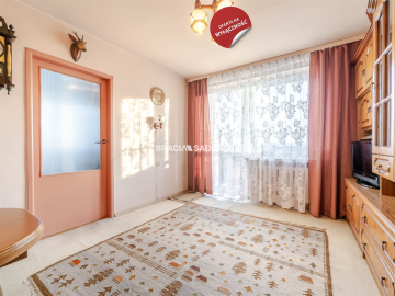 Kraków, Nowa Huta - Osiedle Krakowiaków  
Na sprzedaż mieszkanie położone na 10. piętrze jedenastopiętrowego budynku z 1970 rok