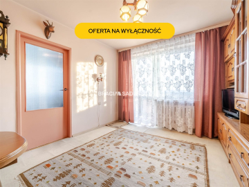 Kraków, Nowa Huta - Osiedle Krakowiaków  
Na sprzedaż mieszkanie położone na 10. piętrze jedenastopiętrowego budynku z 1970 rok