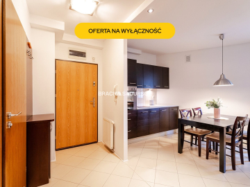 Duże 3 pokoje 79,8 m² | balkon | komórka | garaż | Wierzyńskiego | Kraków   

 Na sprzedaż przestronne mieszkanie 3-pokojowe o 