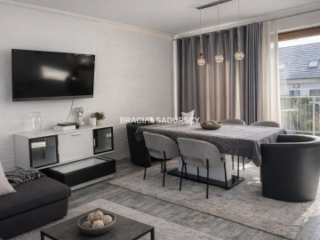 4 pok.mieszkanie 90m2,ogródek.garaż,m.postojowe! 