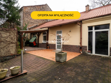 Działka z dwoma domami. Idzikowskiego.