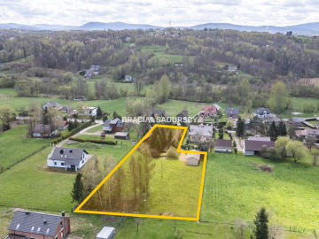 Duża działka z potencjałem – centrum Sieprawia