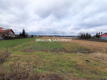 Działka budowlana-inwestycyjna 