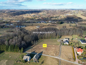 4 działek budowlanych od 11ar do 12,5ar 