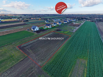 Działka budowlana o pow. 28 arów w Krakowie - Nowej Hucie   
 
Przedmiotem oferty jest działka o nr  305    położona w obrębie 