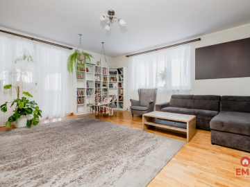 Dom z garażem  obok Białegostoku