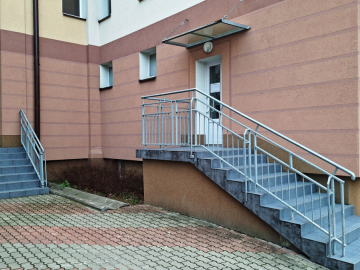 Lokal użytkowy 74 na parterze. Blisko centrum.