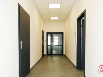 Budynek 1400 m2. Szkoła, fitness, gabinety