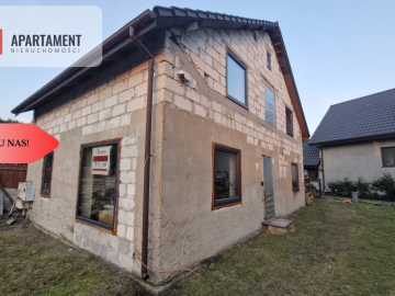 Rypin. Dom - stan surowy zamknięty, ogrodzony.