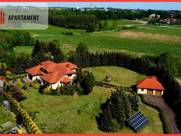 Z dużym ogrodem, w spokojnej okolicy!