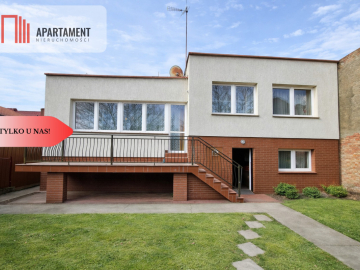 Dom z lokalem pod biznes i domkami letniskowymi