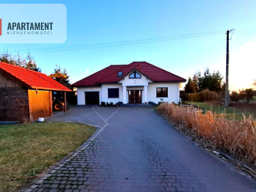 Komfortowy dom z klimatyzacją w dobrej lokalizacji