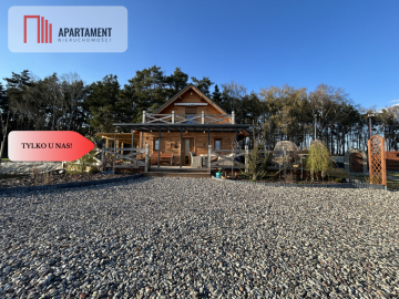 Dom ze ścianą lasu - gotowy do wprowadzenia