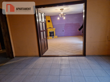 Dom wolnostojący przy lesie