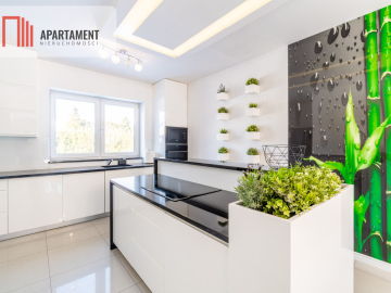 Komfortowy przestronny dom-wysoki standard