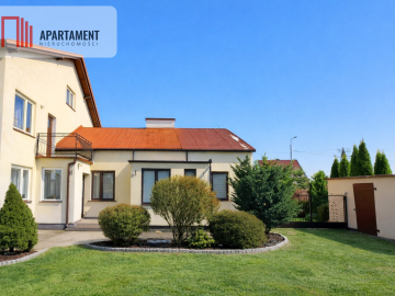 Kikół – bliźniak i garaż na dużej działce.