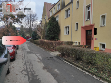 4 pokoje/komórka/piwnica/strych/ogrodzone podwórze