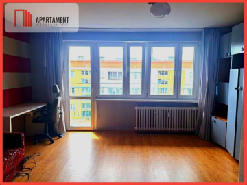 Z loggią do remontu w poszukiwanej lokalizacji