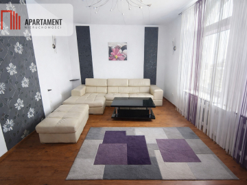 Mieszkanie na pierwszym piętrze z garażem!