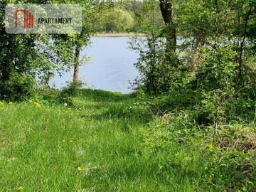 Działki z linią brzegową jeziora