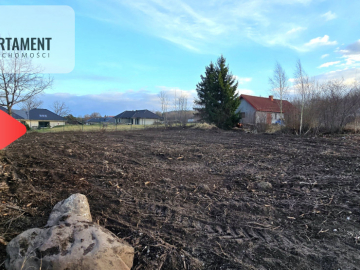 Straszyn – uzbrojona działka w spokojnej okolicy