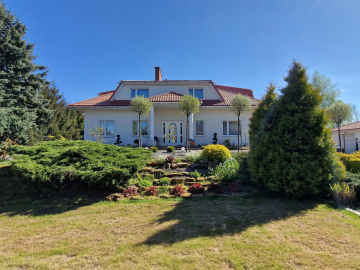 Wiączyń Dolny - dom 468 m2 na działce 4800 m2