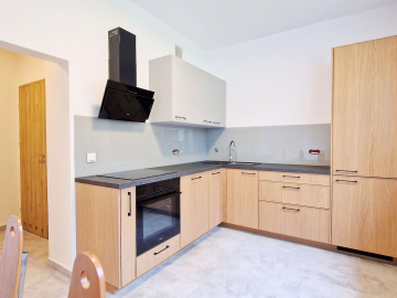 Julianów - dom o pow. 225 m2 garaż ul. Bema