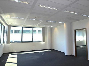 Włochy: lokal biurowy 167m2 na wynajem