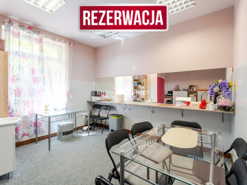 Lokal w zadbanej oficynie / KW - mieszkanie