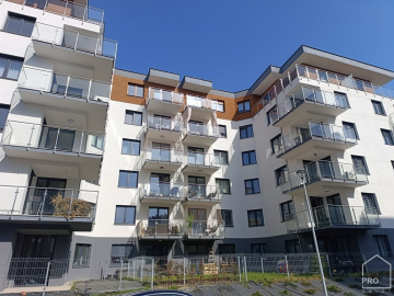 Apartament z tarasem i garderobą 