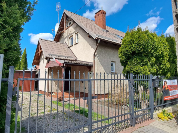 Dom blizniak, centrum, 3 pokoje, ogródek, garaż