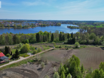 Działka w Zajezierzu 300 m od jeziora.