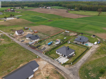 Działka budowlana 2437 m² – Stradomno
