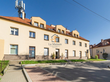 Lokal frontowy do wynajęcia. Dowolna działalność.