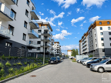 Apartament z tarasem i garderobą 