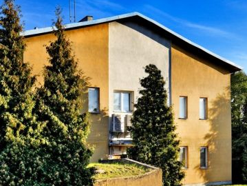 Międzyrzec Podlaski, budynek biurowo-magazynowy, 2095 m2, sprzedam, 1 200 000 zł, netto.  
  
Duże powierzchnie biurowe z zaple